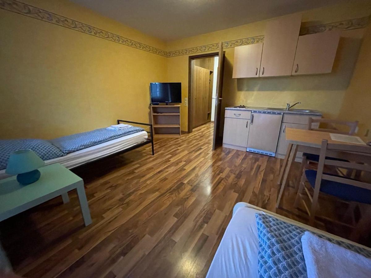 Beny Hotel Restaurant Хертинген Экстерьер фото