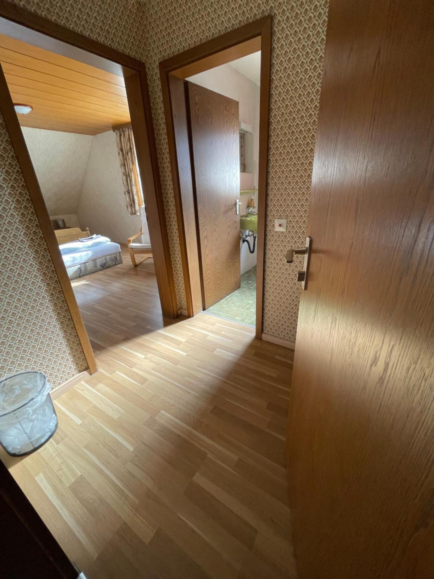 Beny Hotel Restaurant Хертинген Экстерьер фото