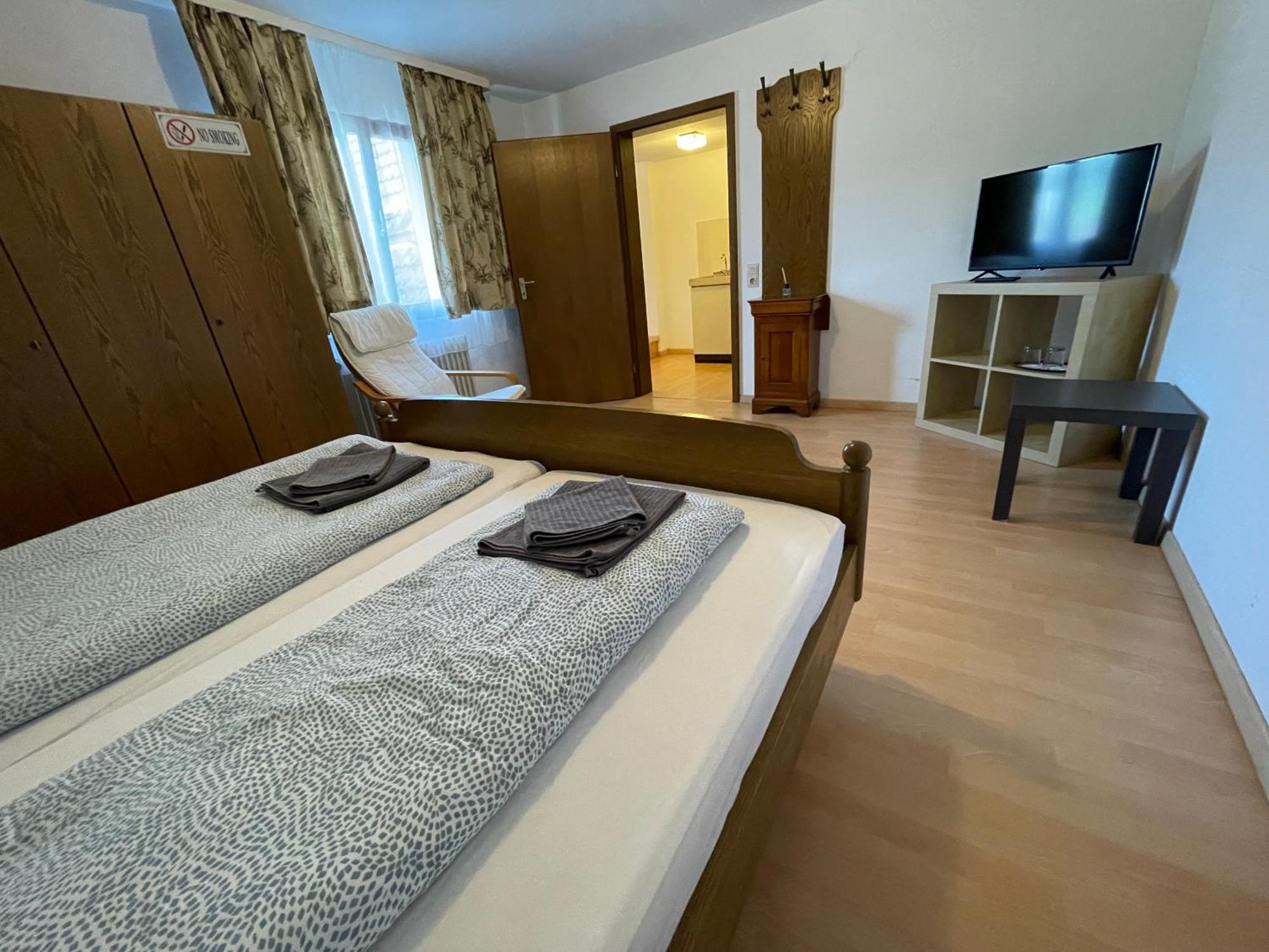 Beny Hotel Restaurant Хертинген Экстерьер фото